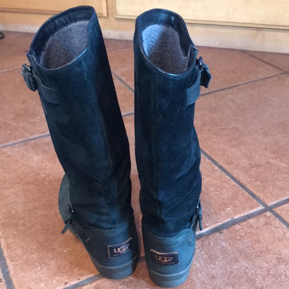 Ugg black waterproof leather boots size 8.5 - Picture 4 of 16